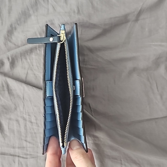 Kate Spade wallet - Picture 2 of 5